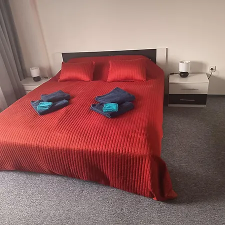 Modern For 6 People Near The Adrspach Rocks *