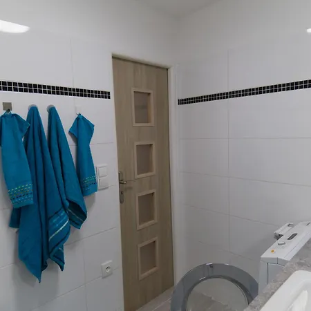 Modern For 6 People Near The Adrspach Rocks شقة *