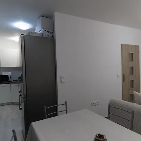 Lejlighed Modern For 6 People Near The Adrspach Rocks Benesov (Hradec Kralove)