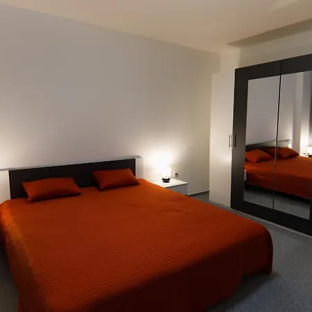 شقة Modern For 6 People Near The Adrspach Rocks