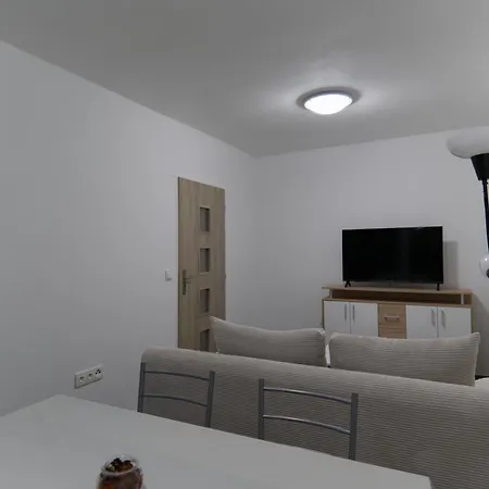 Modern For 6 People Near The Adrspach Rocks *