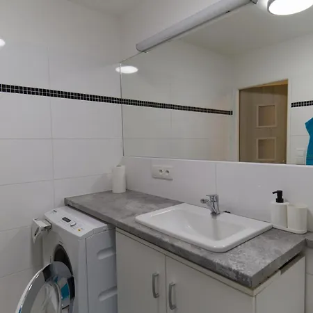 Modern For 6 People Near The Adrspach Rocks Lejlighed Benesov (Hradec Kralove)